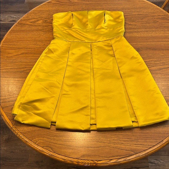 Bari Jay Dresses & Skirts - Bari Jay Mini Formal Strapless Dress Homecoming Prom Winter Dress Holiday Gold